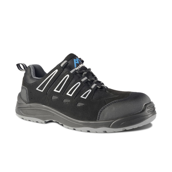 Safety Trainers vs Safety Boots: Which Should You Choose?